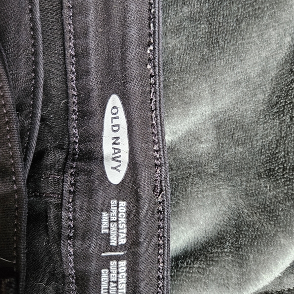 Black Old Navy jeans - Picture 3 of 3